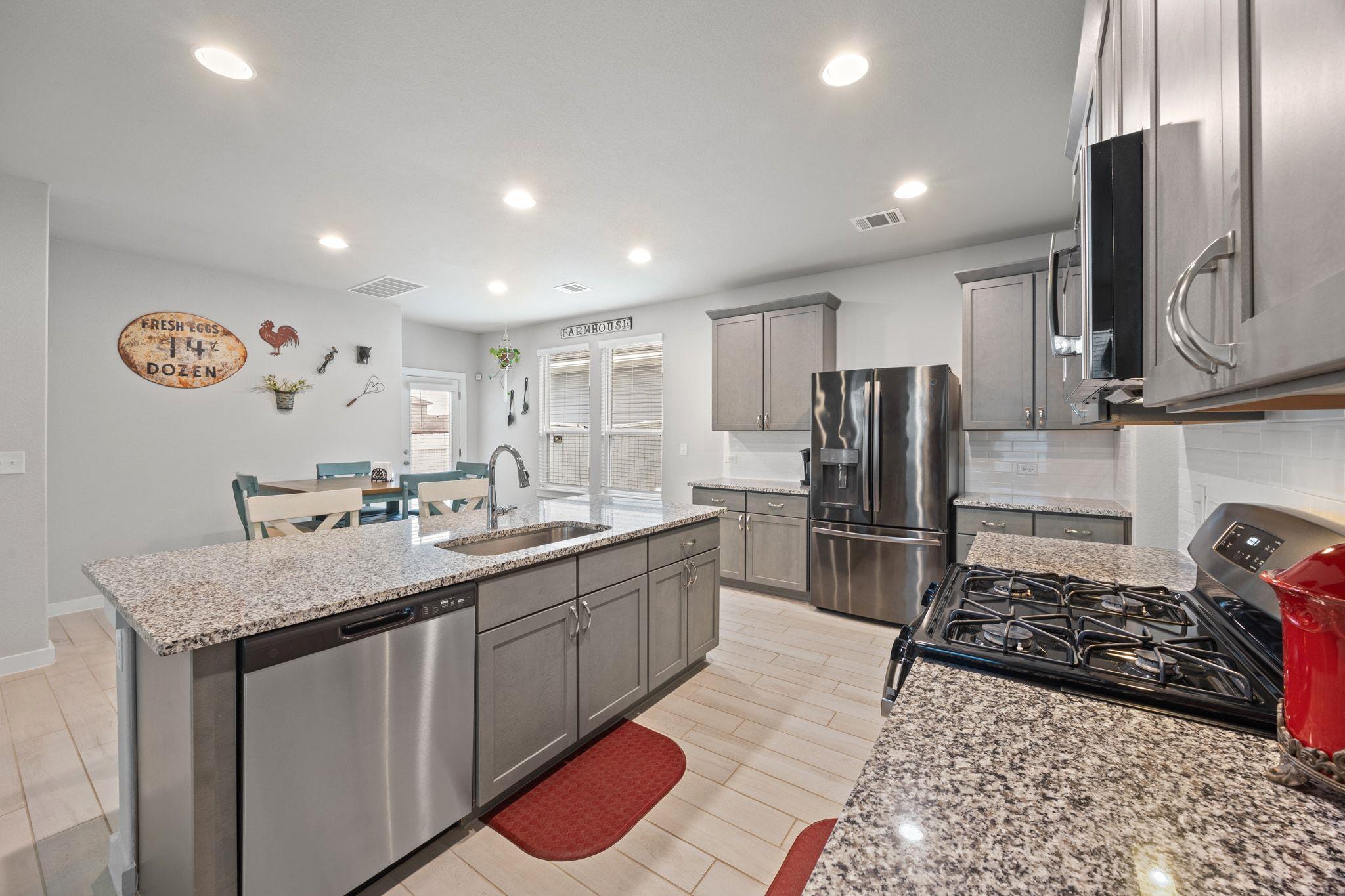 161 Appleberry Ln, Elgin, TX 78621