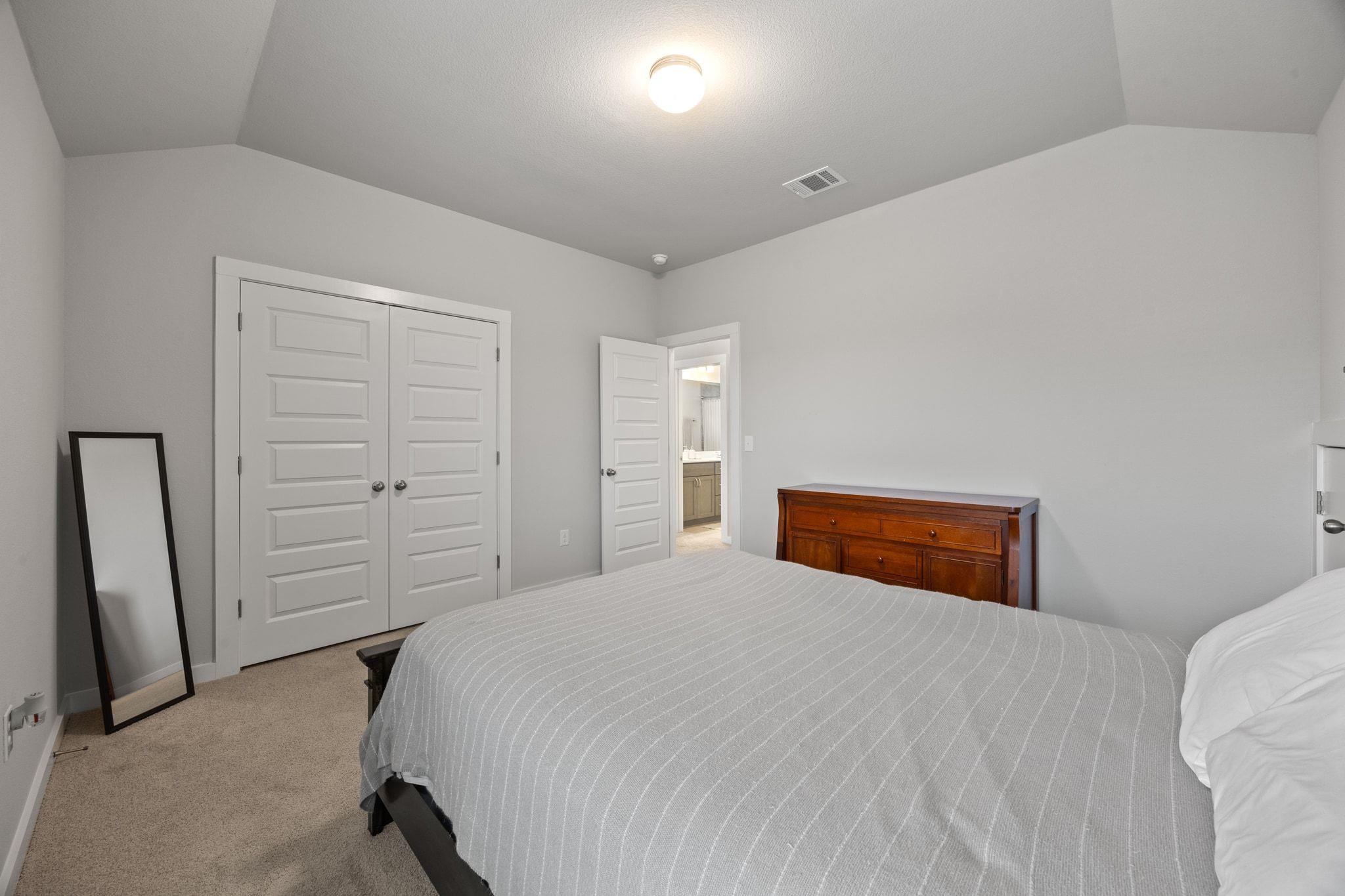 161 Appleberry Ln, Elgin, TX 78621