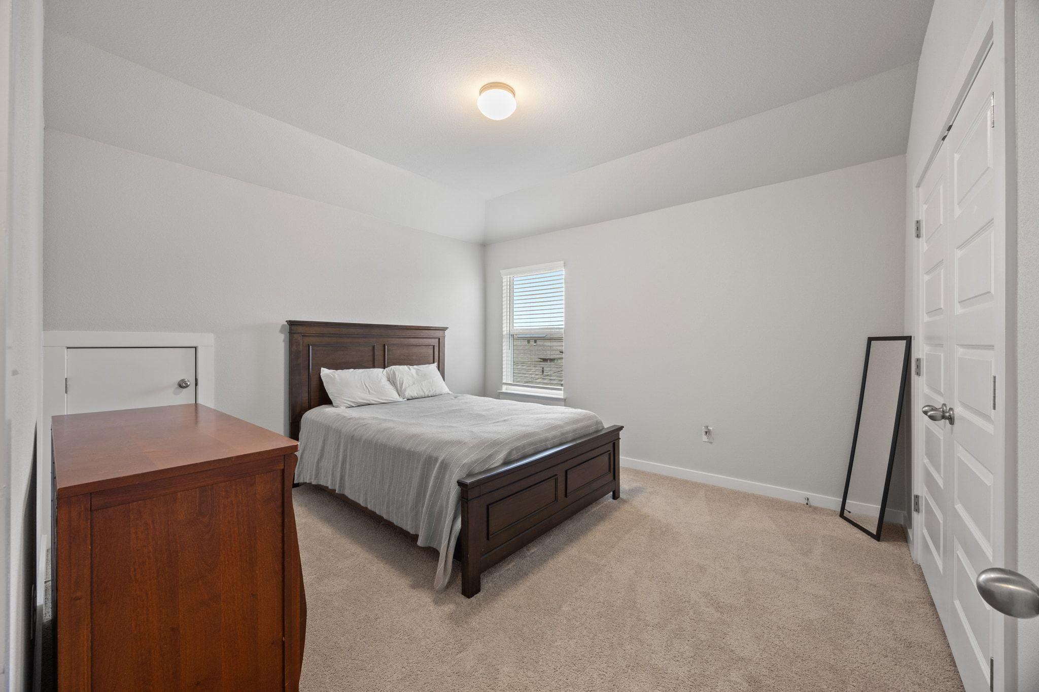 161 Appleberry Ln, Elgin, TX 78621