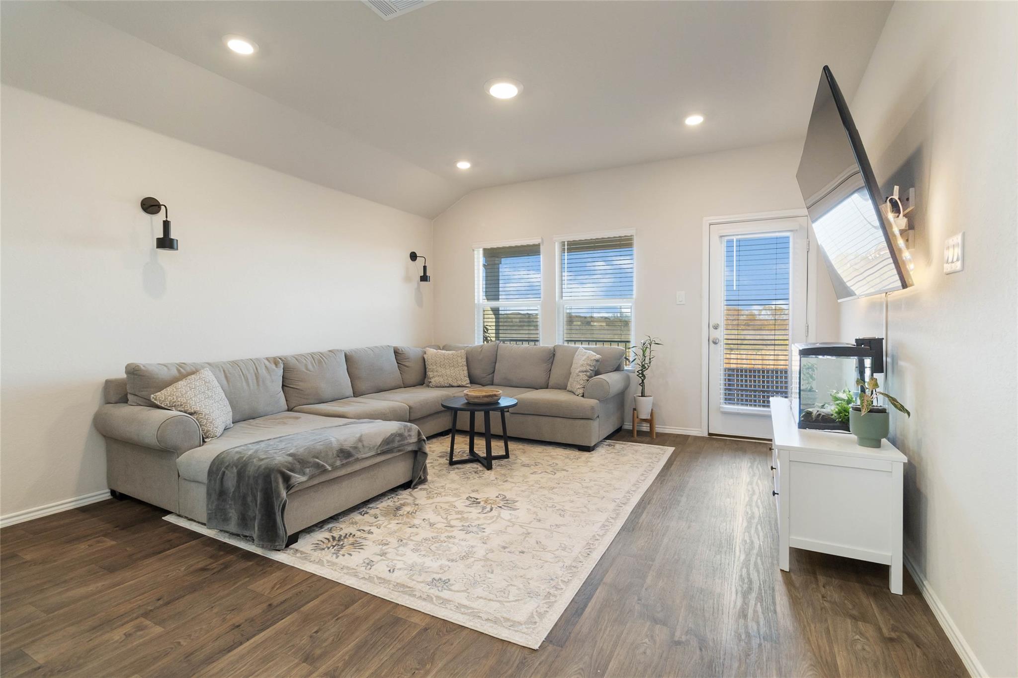 249 Calgary Ln, San Marcos, TX 78666