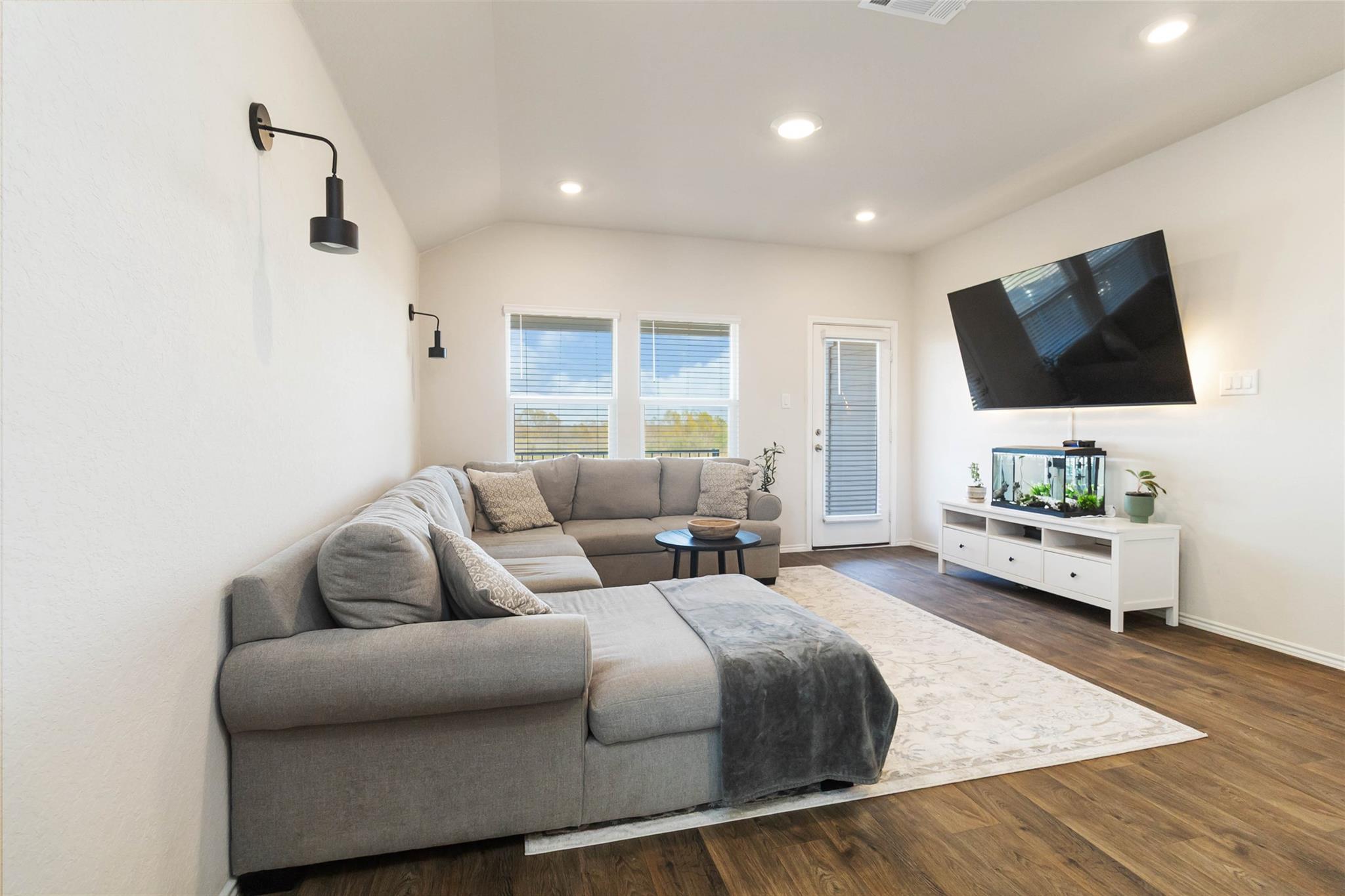 249 Calgary Ln, San Marcos, TX 78666