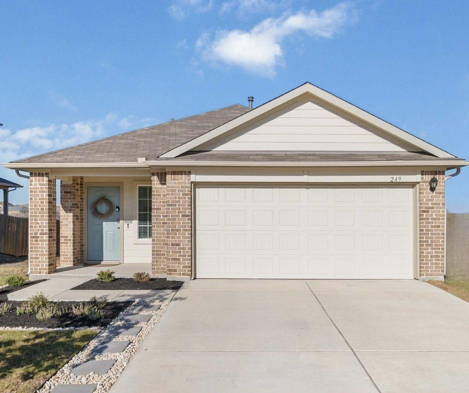 249 Calgary Ln, San Marcos, TX 78666