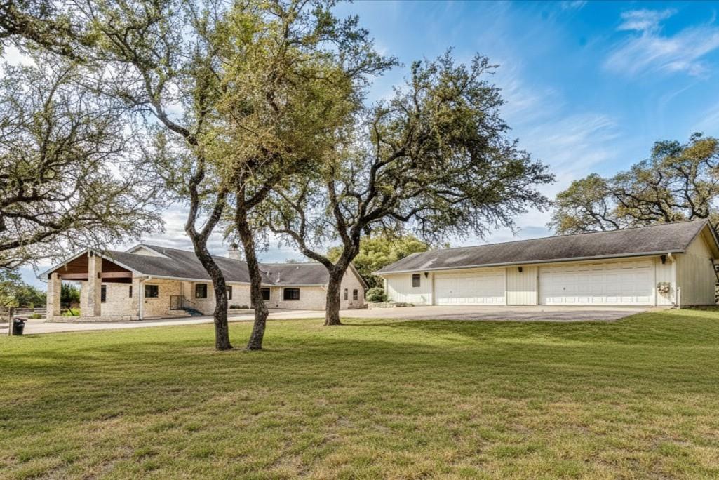 1175 Enchanted Oaks Dr, Driftwood, TX 78619