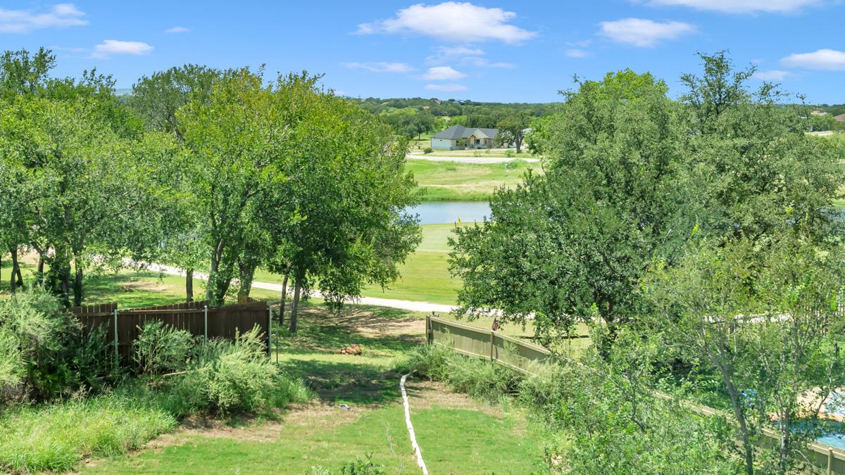 105 Chesterfield Dr, Kingsland, TX 78639