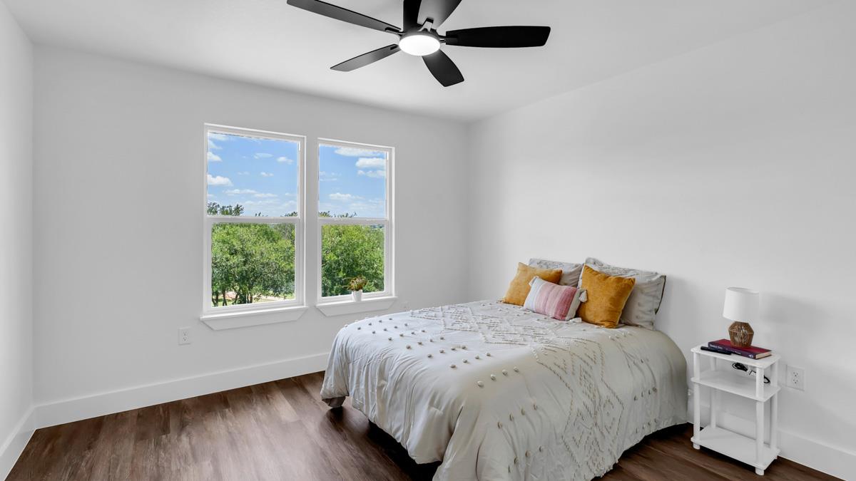 105 Chesterfield Dr, Kingsland, TX 78639