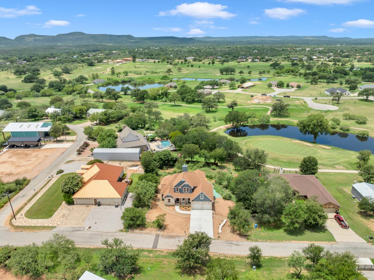 105 Chesterfield Dr, Kingsland, TX 78639