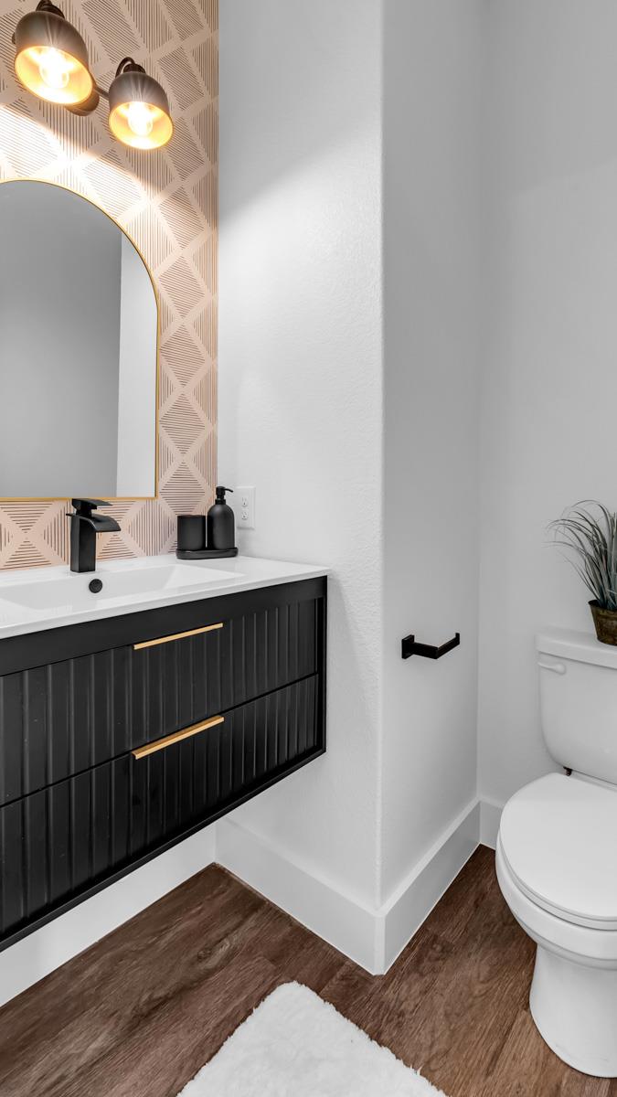 105 Chesterfield Dr, Kingsland, TX 78639