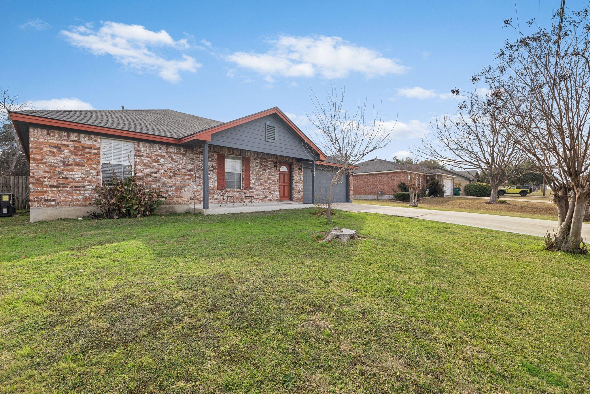 1309 Mallard Ln, Taylor, TX 76574