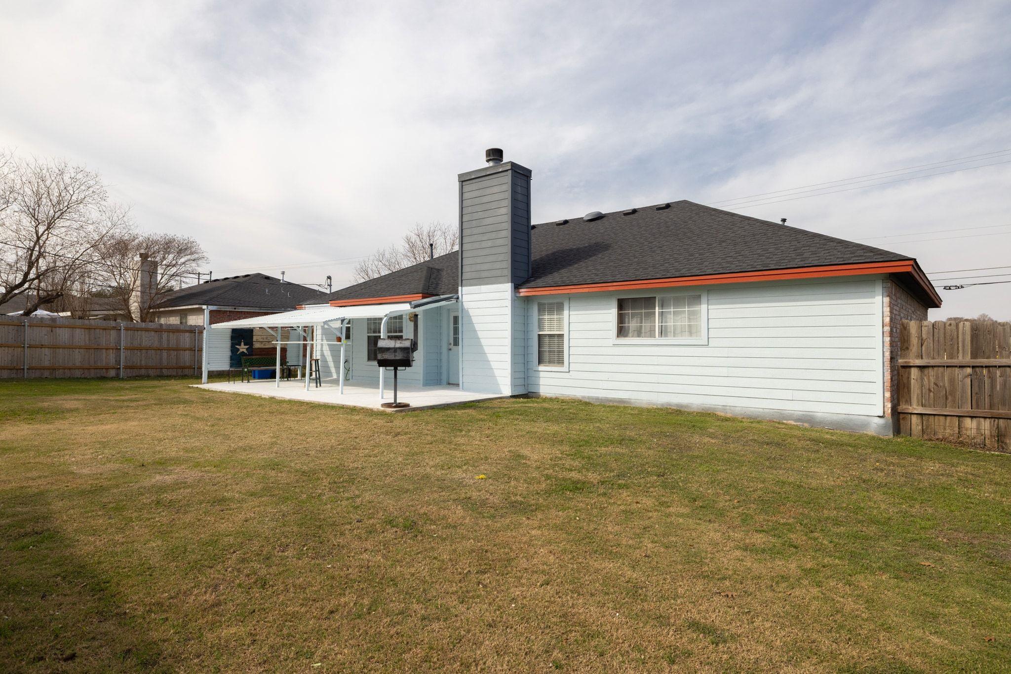 1309 Mallard Ln, Taylor, TX 76574