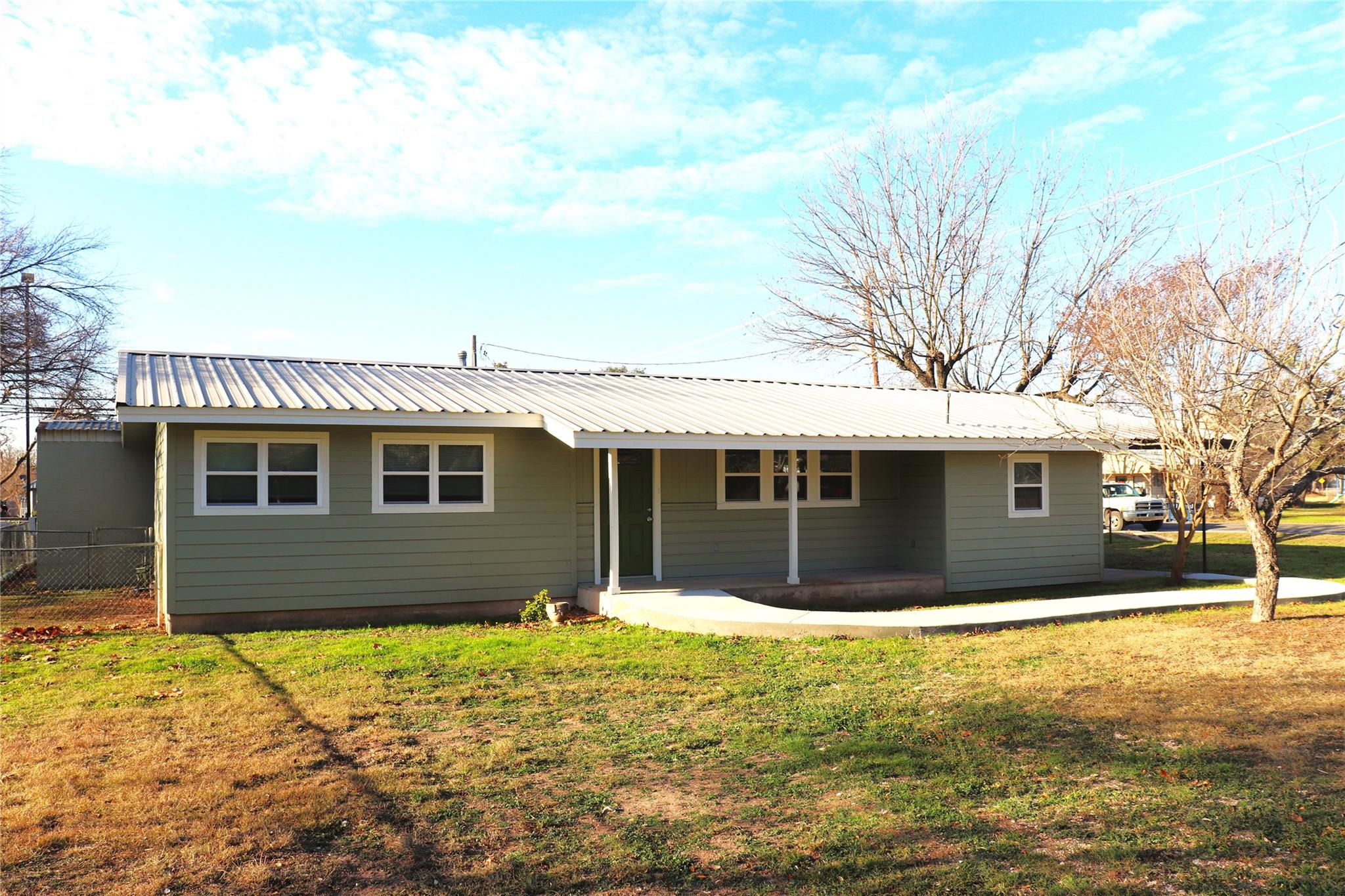 352 W Vaughan St, Bertram, TX 78605