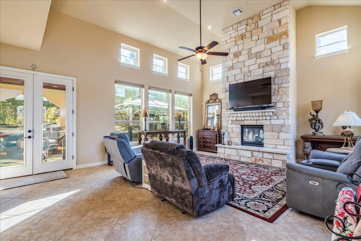 307 Duffy Ln, Austin, TX 78738