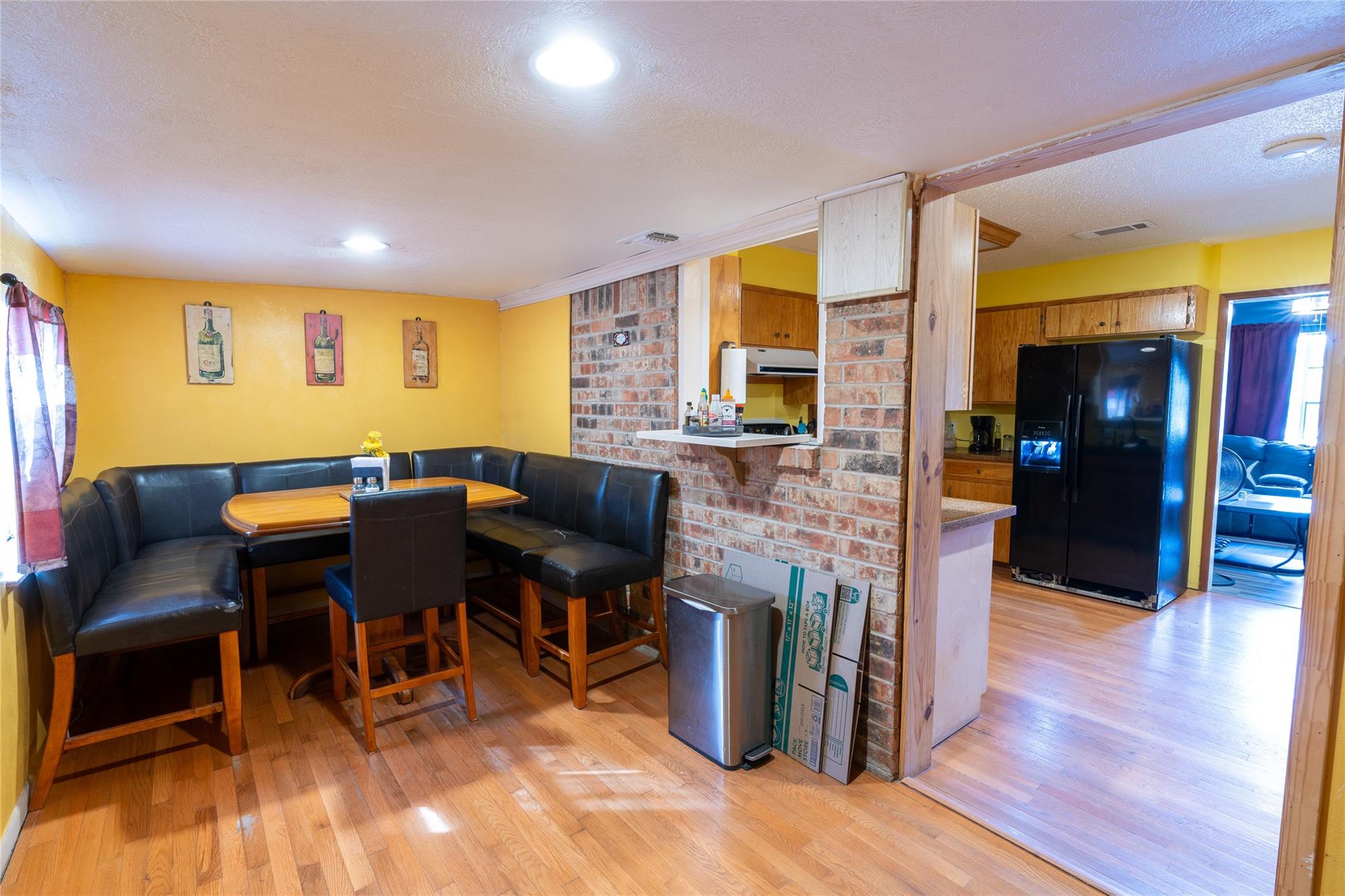 1114 Woodlawn St, Lockhart, TX 78644