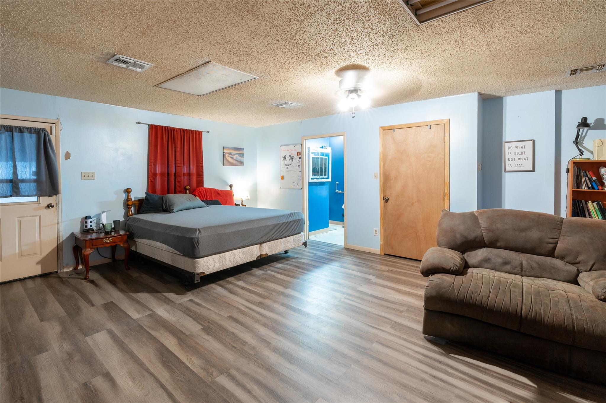 1114 Woodlawn St, Lockhart, TX 78644