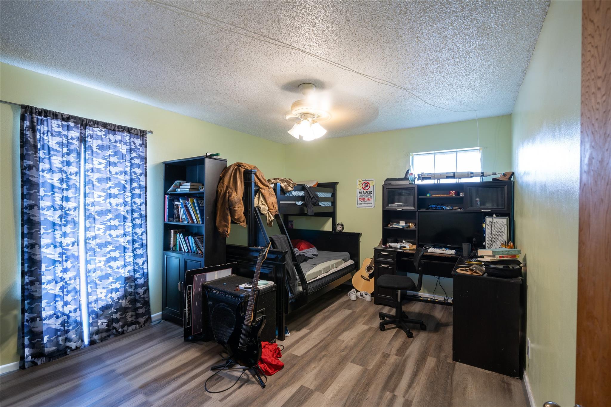 1114 Woodlawn St, Lockhart, TX 78644