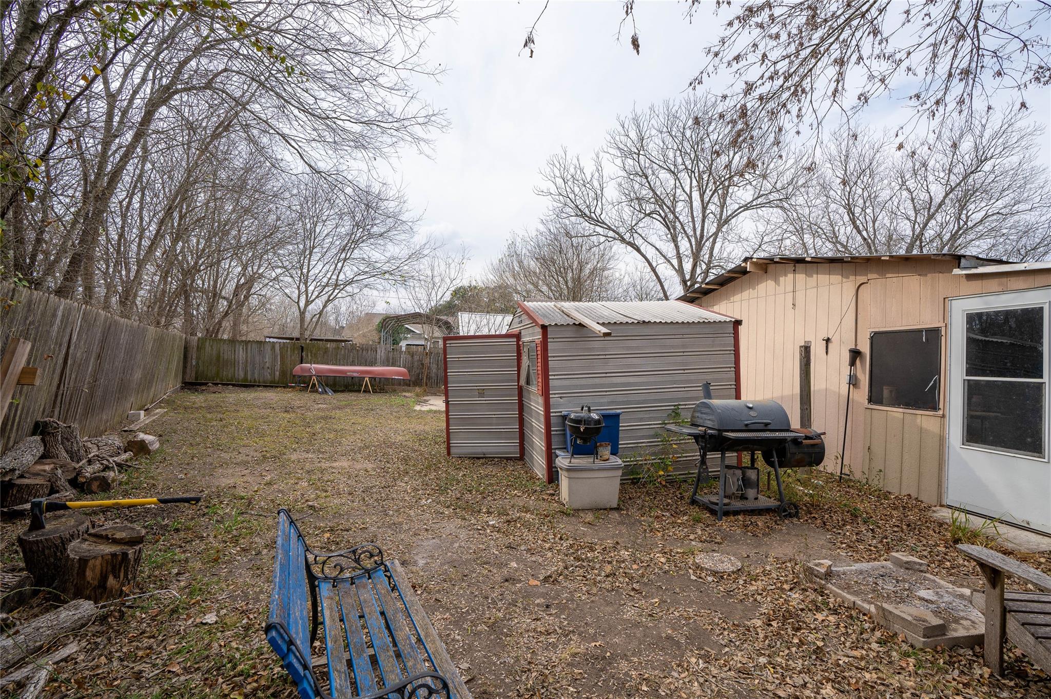 1114 Woodlawn St, Lockhart, TX 78644