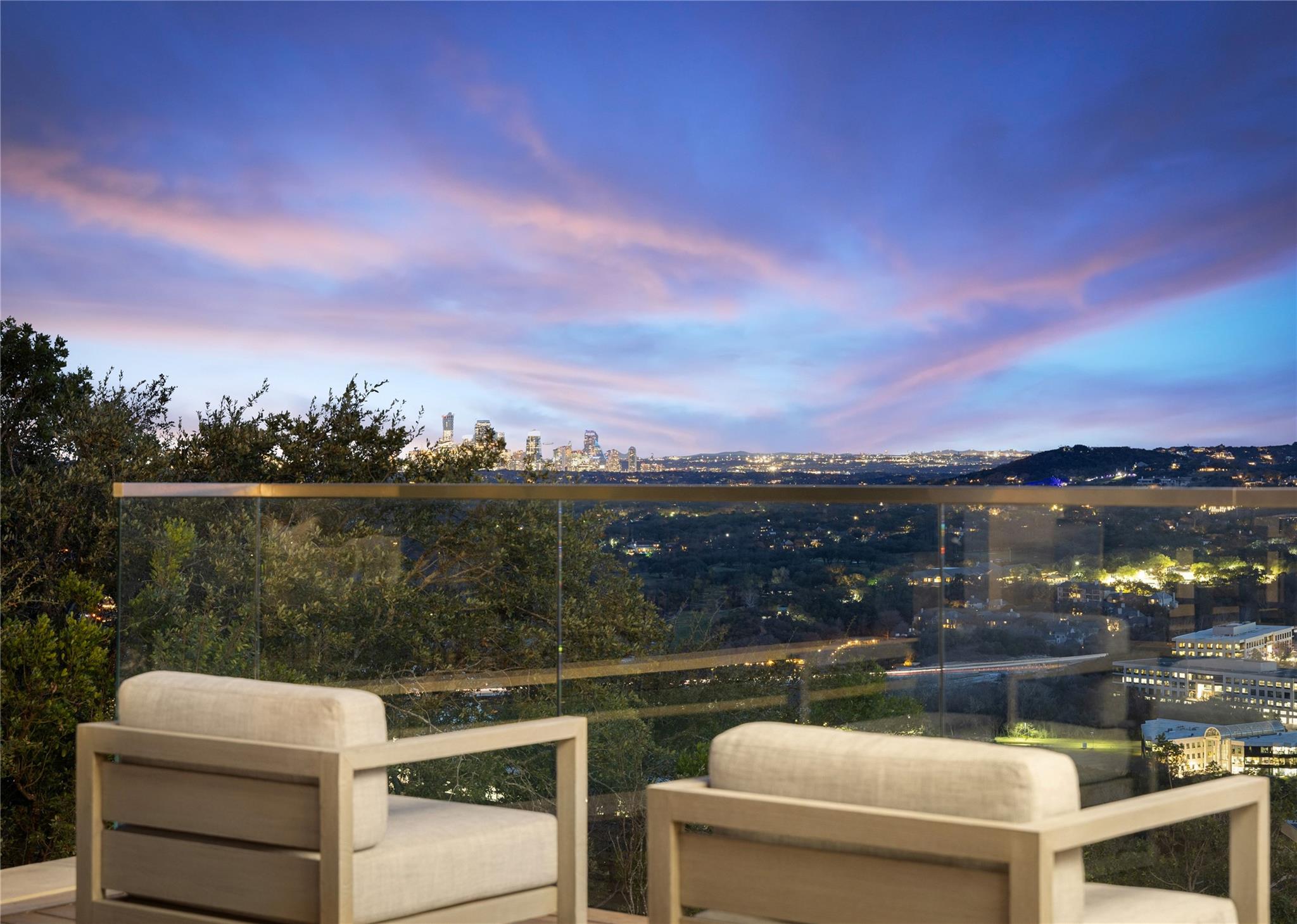 6607 W COURTYARD Dr, Austin, TX 78730