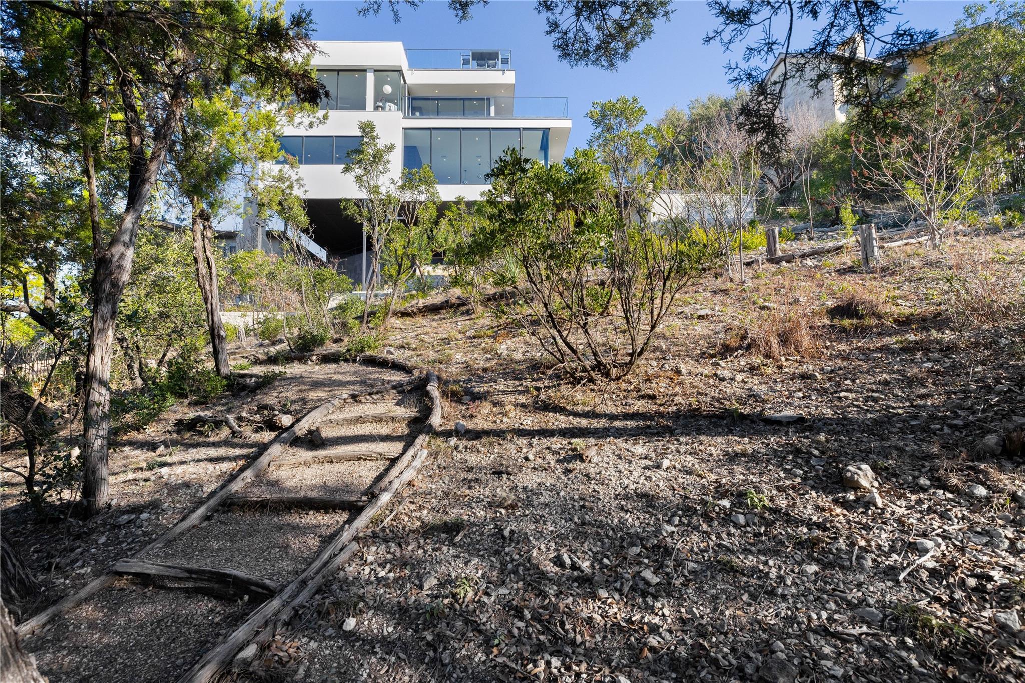 6607 W COURTYARD Dr, Austin, TX 78730