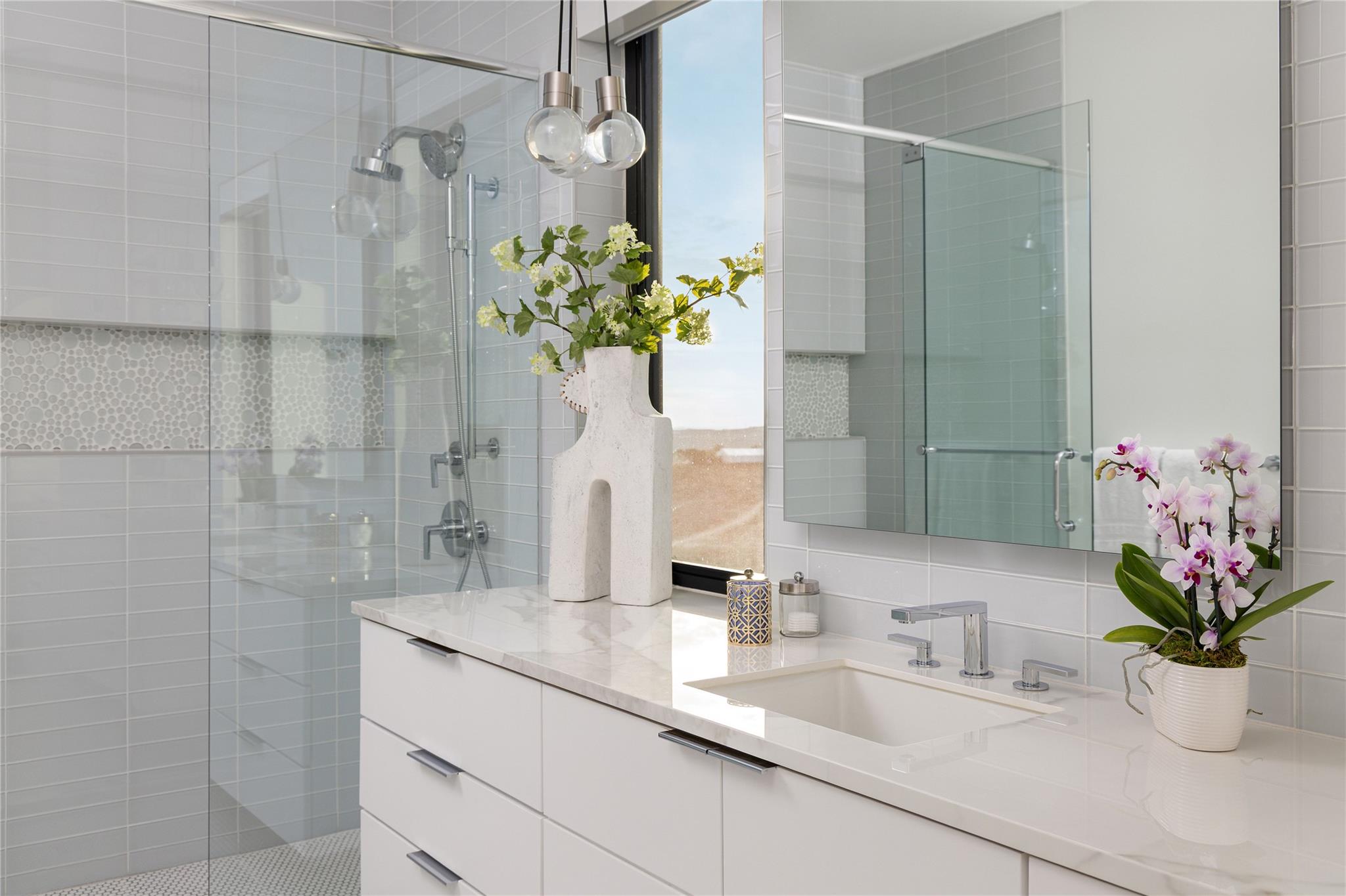 6607 W COURTYARD Dr, Austin, TX 78730