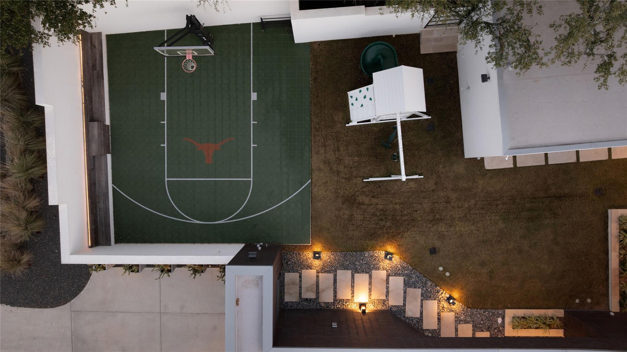 6607 W COURTYARD Dr, Austin, TX 78730