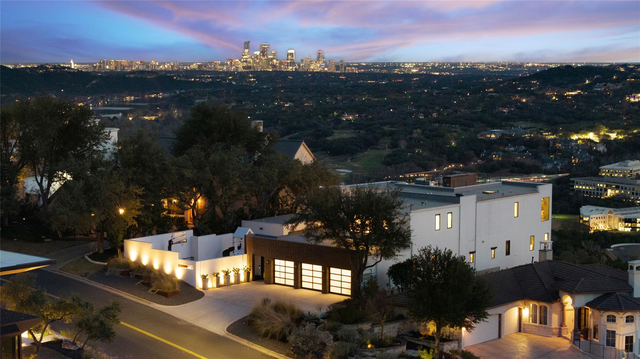 6607 W COURTYARD Dr, Austin, TX 78730