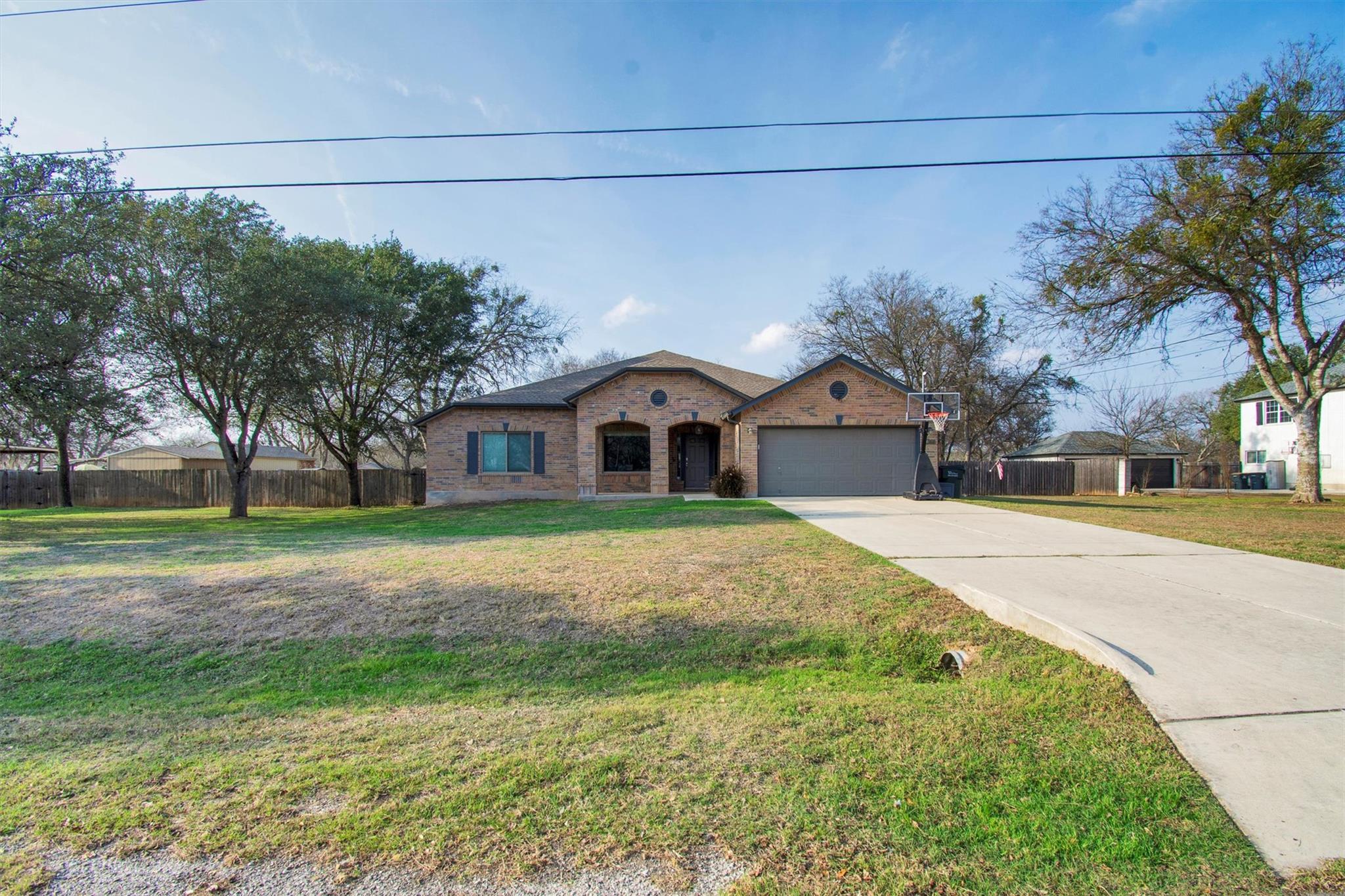 901 Bella Vista Cir, Kyle, TX 78640