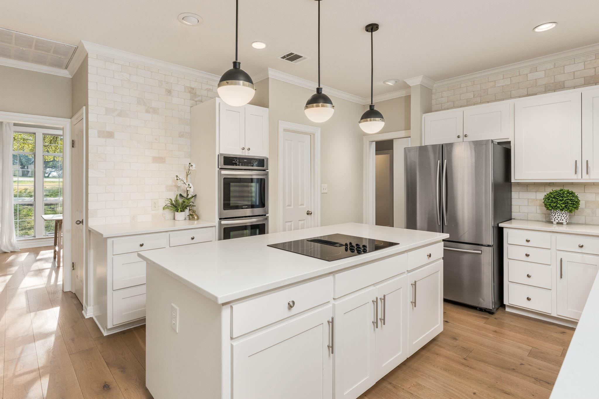 2016 Lakeway Blvd, Lakeway, TX 78734