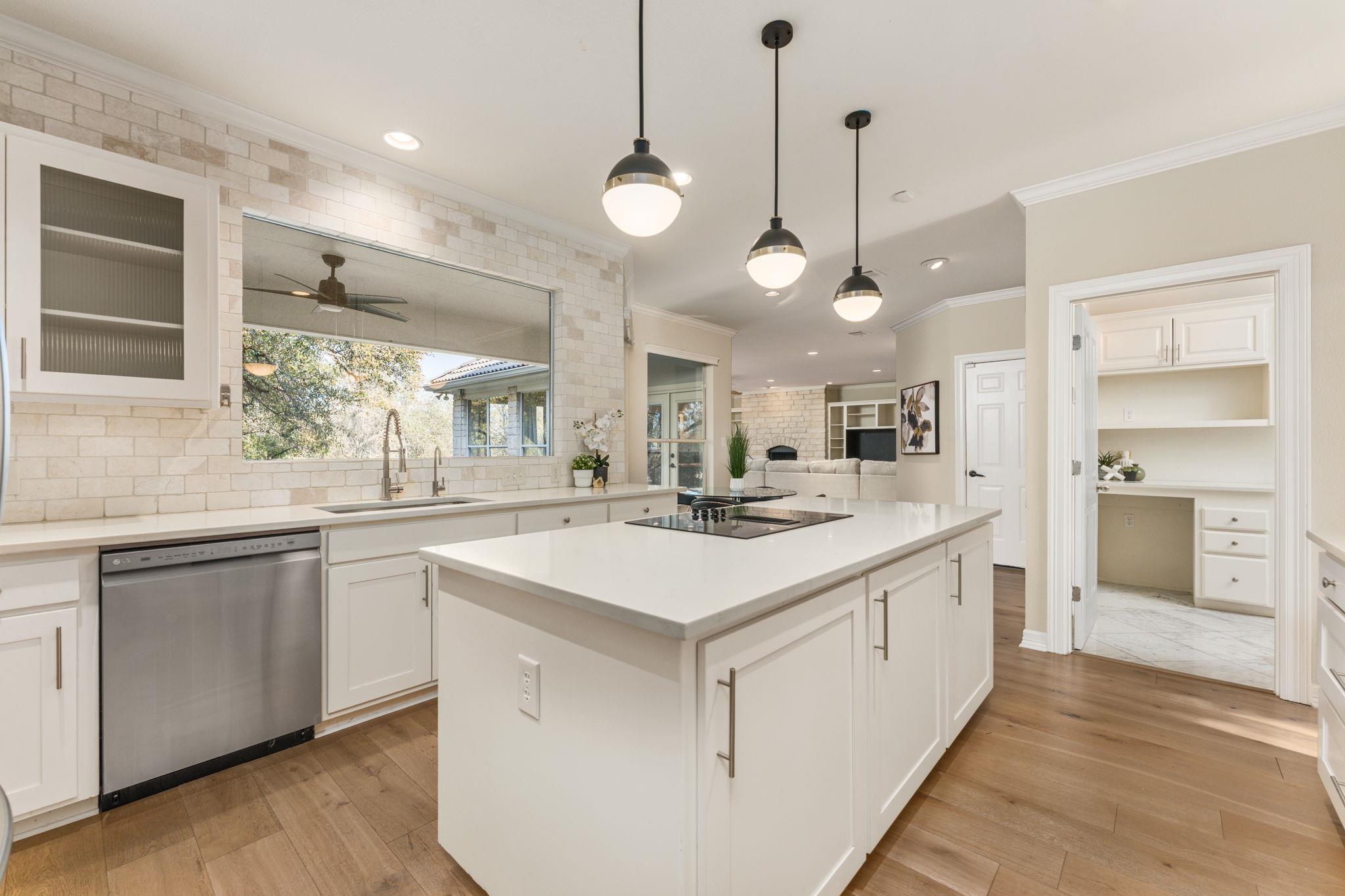 2016 Lakeway Blvd, Lakeway, TX 78734