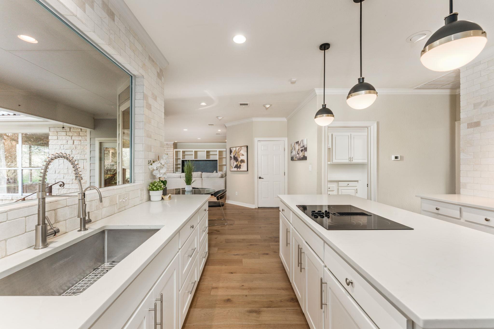 2016 Lakeway Blvd, Lakeway, TX 78734