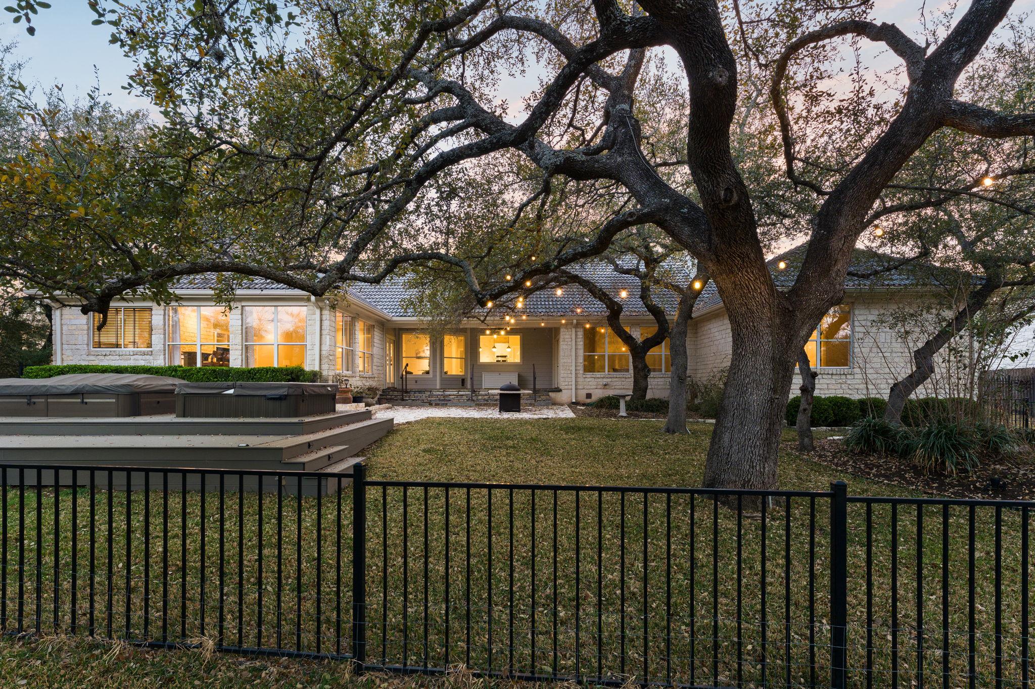 2016 Lakeway Blvd, Lakeway, TX 78734