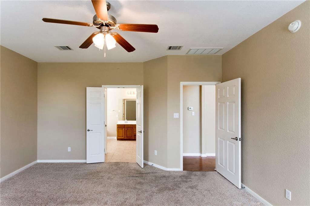 517 Dinge Bay Dr, Round Rock, TX 78664