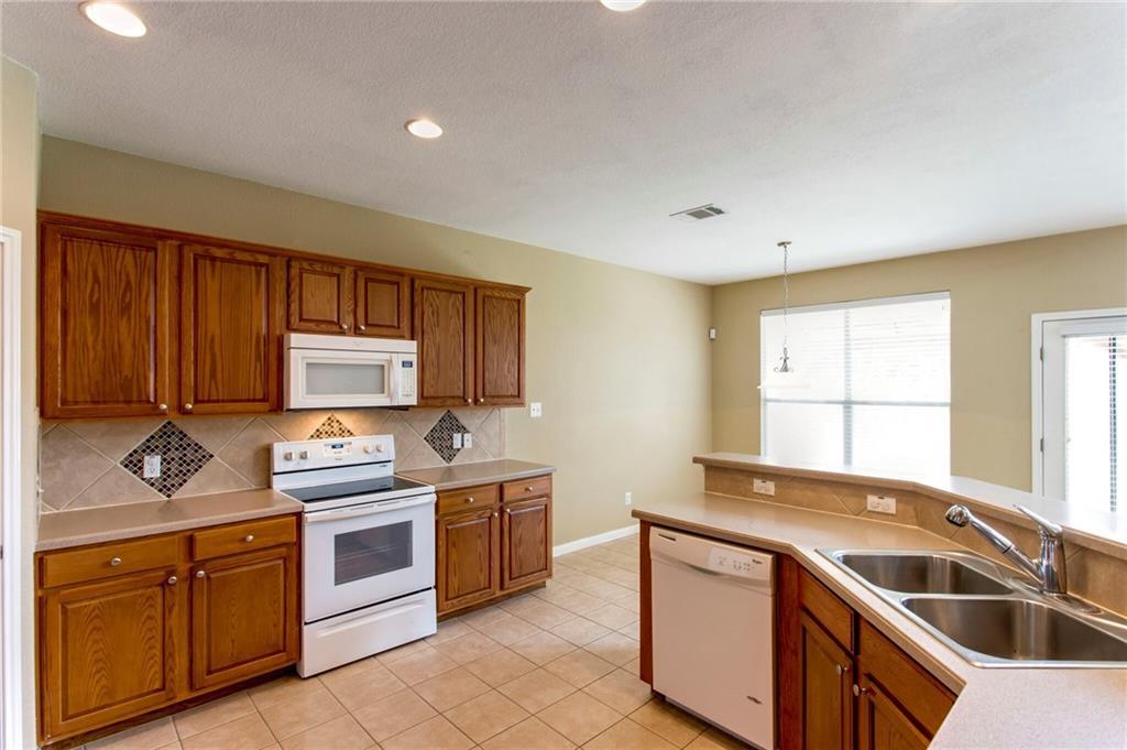 517 Dinge Bay Dr, Round Rock, TX 78664