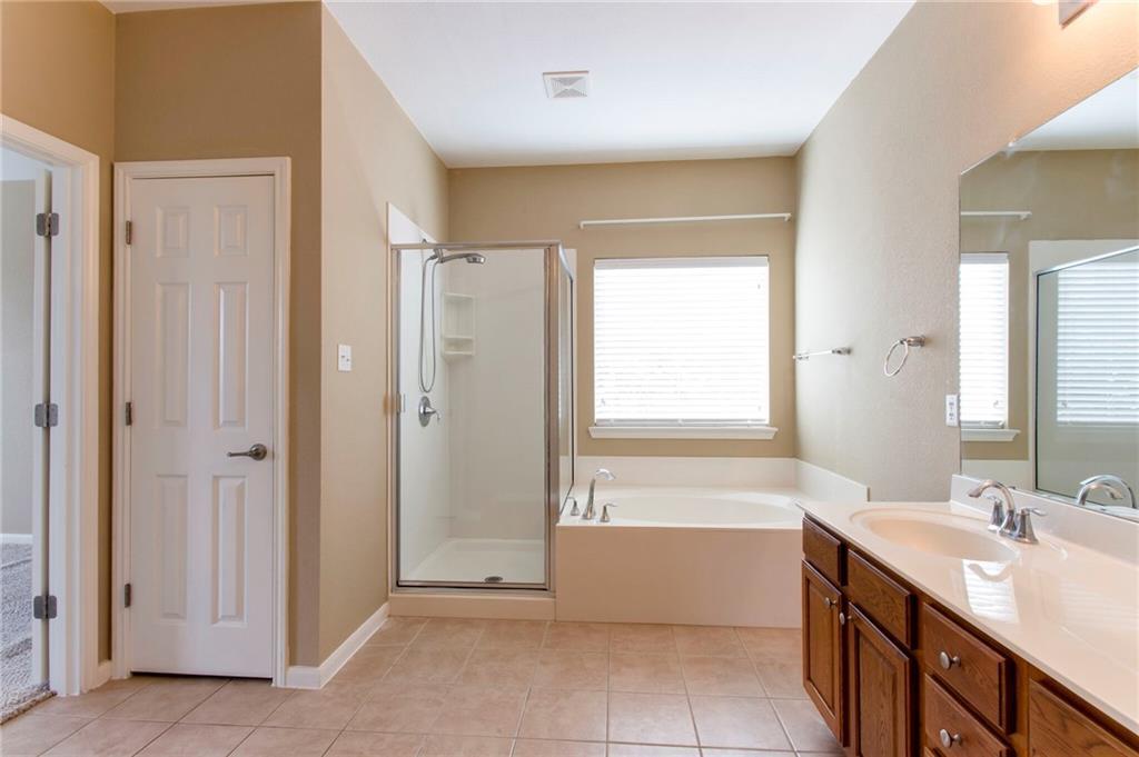 517 Dinge Bay Dr, Round Rock, TX 78664