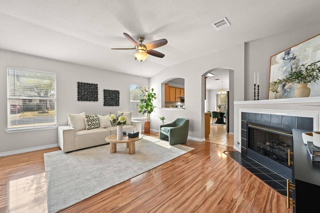 2901 Rainy River Dr, Leander, TX 78641