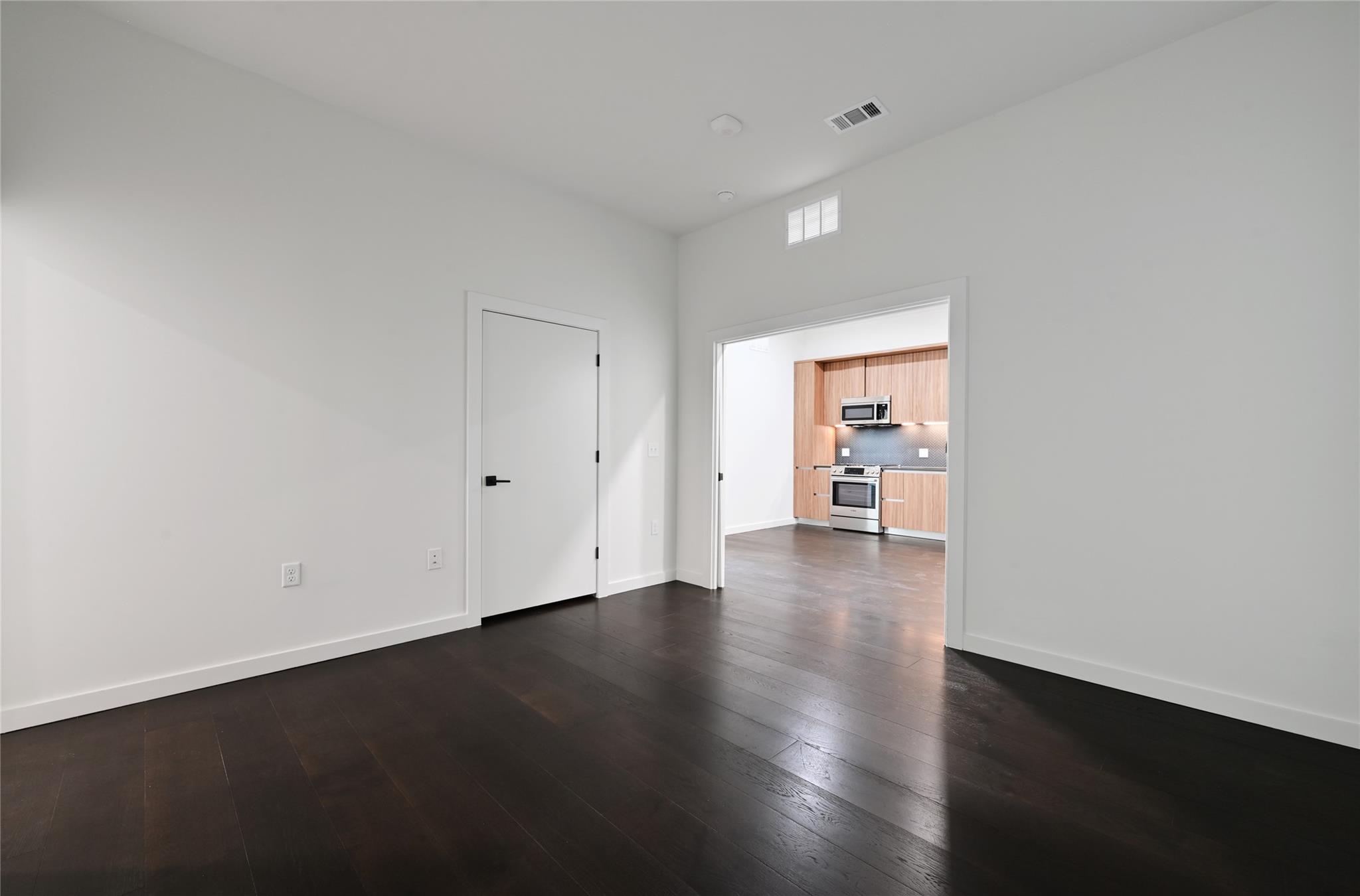 2209 S 1st St # 107, Austin, TX 78704