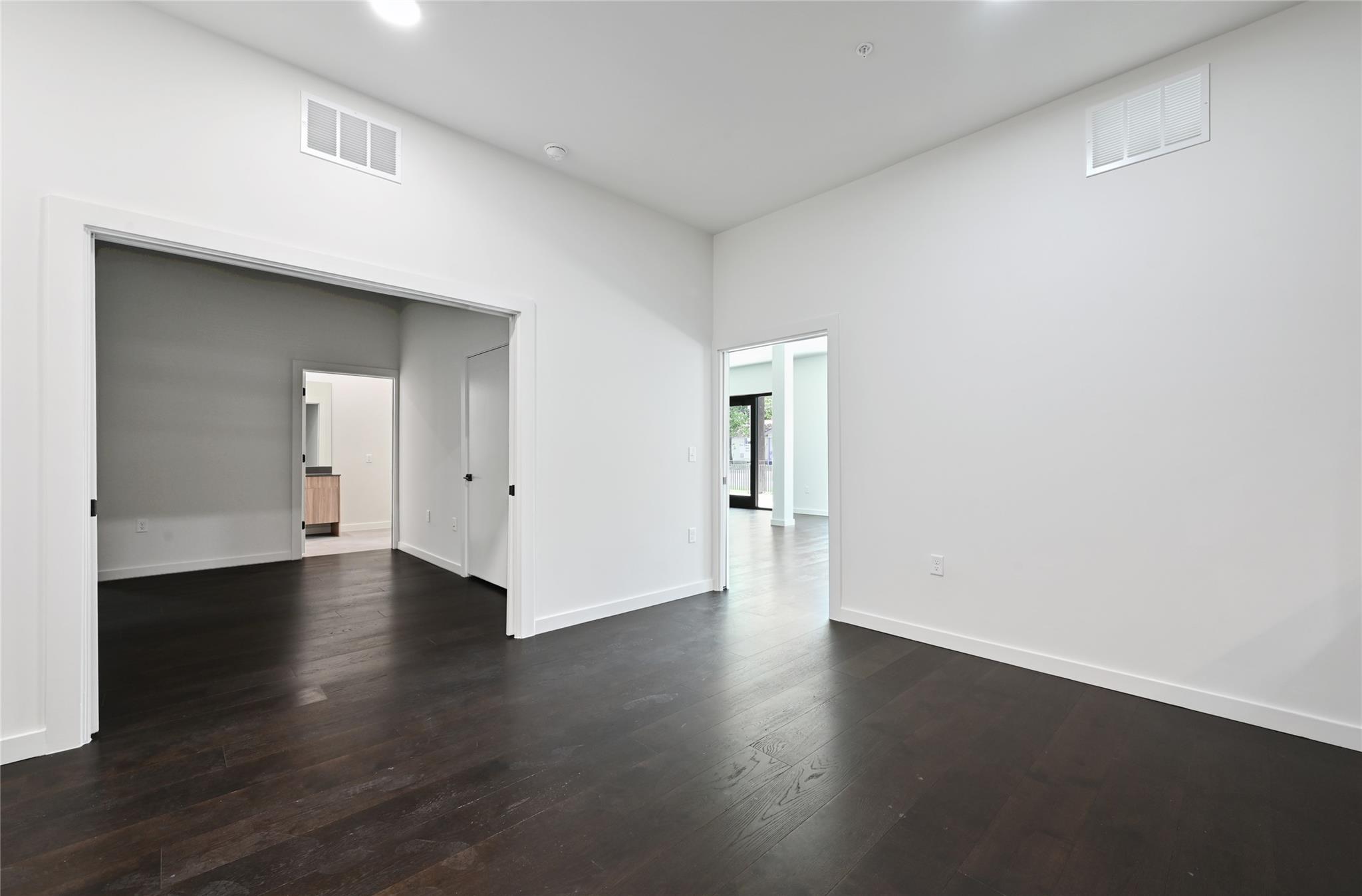 2209 S 1st St # 107, Austin, TX 78704