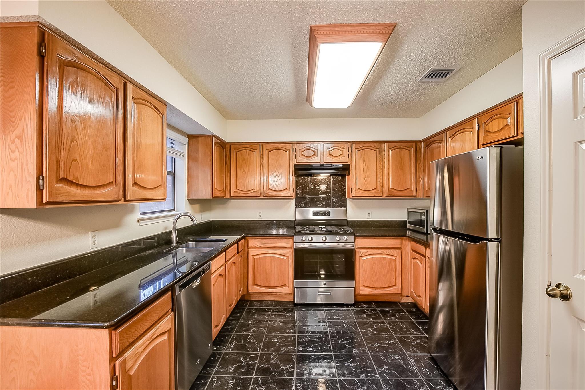 6914 Dallas Dr, Austin, TX 78729