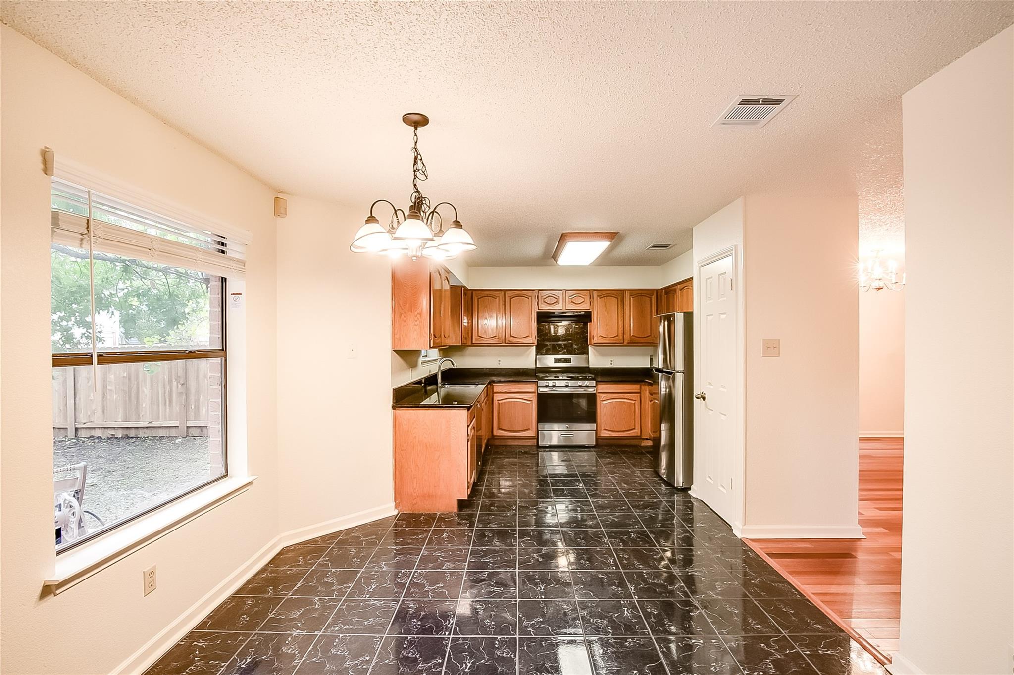 6914 Dallas Dr, Austin, TX 78729