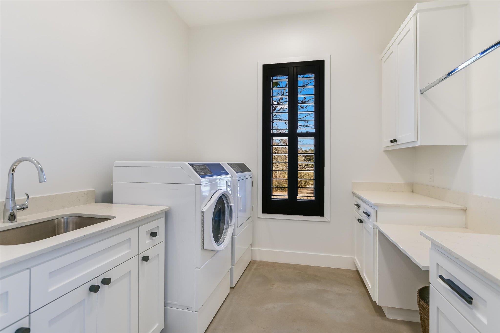 343 Pug Rippy Rd, Dripping Springs, TX 78620