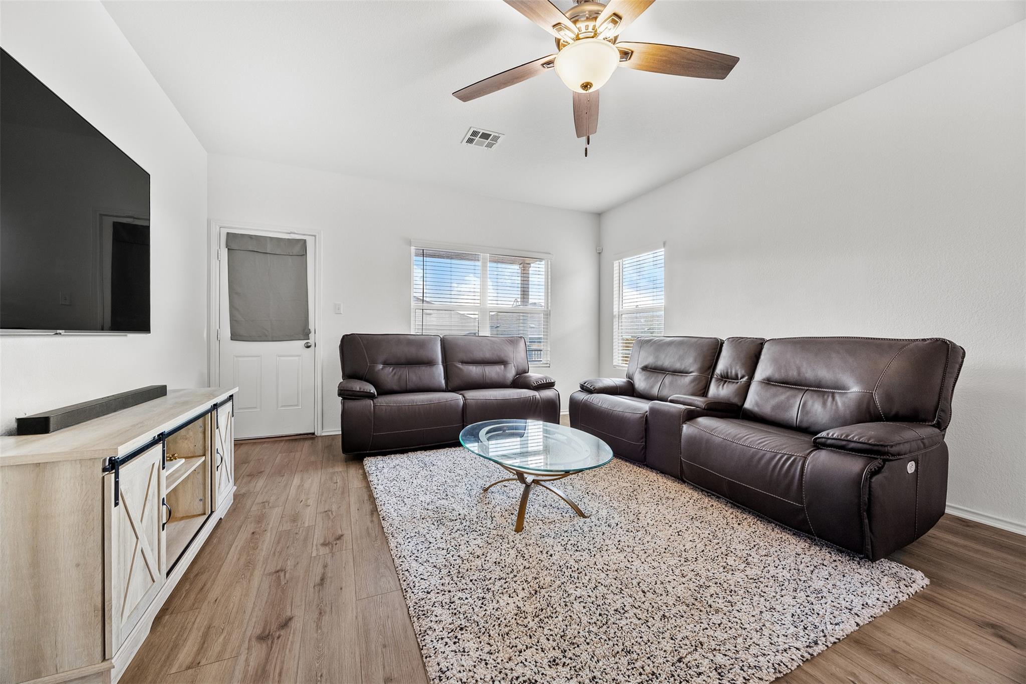 141 Rowdy Yates Way, Jarrell, TX 76537