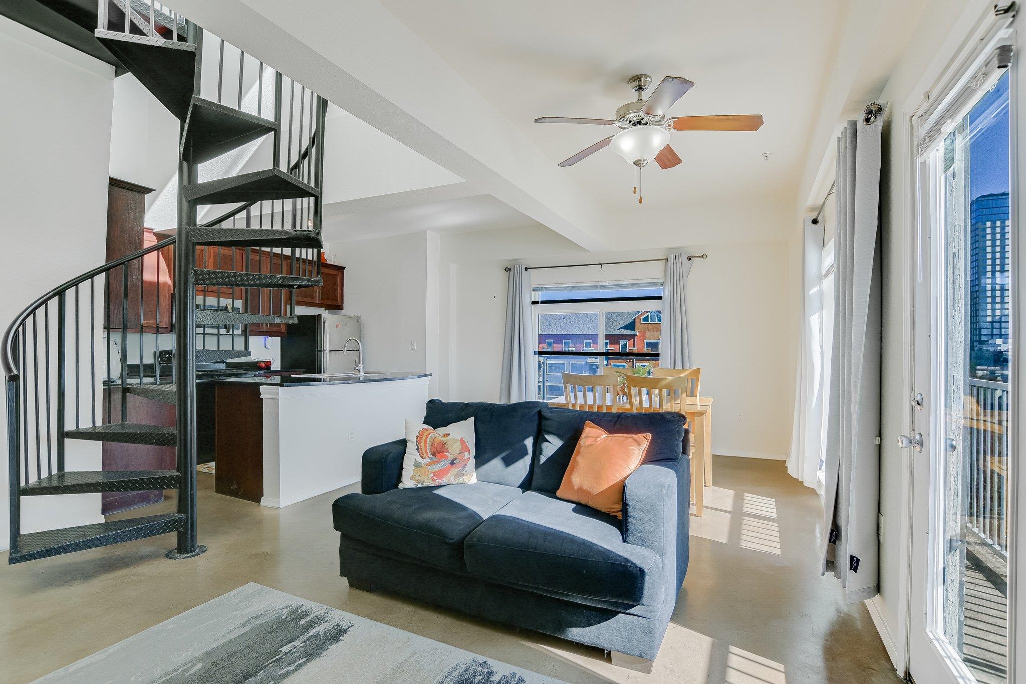 910 W 25th St # 607, Austin, TX 78705