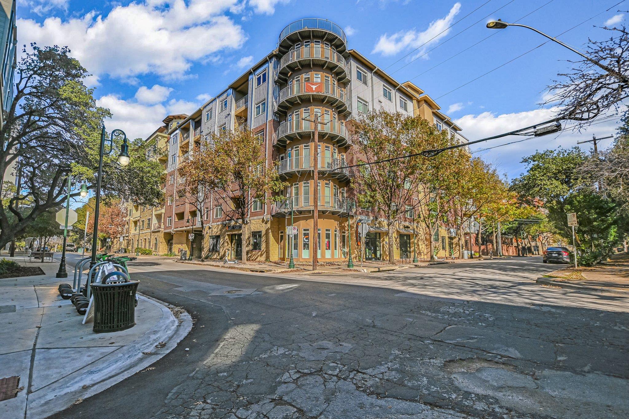 910 W 25th St # 607, Austin, TX 78705