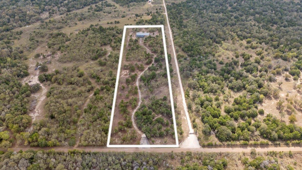 4926 W Old Lockhart Rd, Muldoon, TX 78949