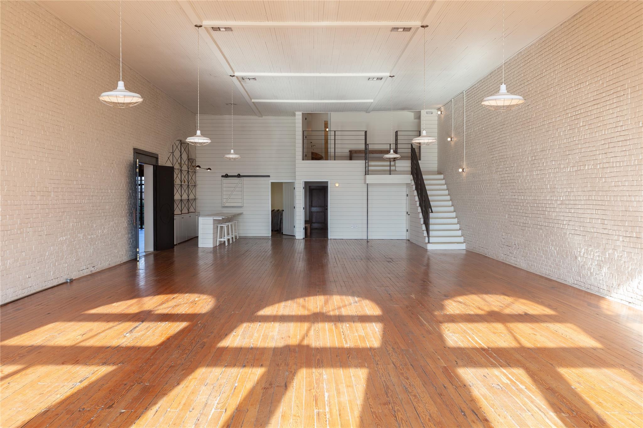 111 East St, Hutto, TX 78634