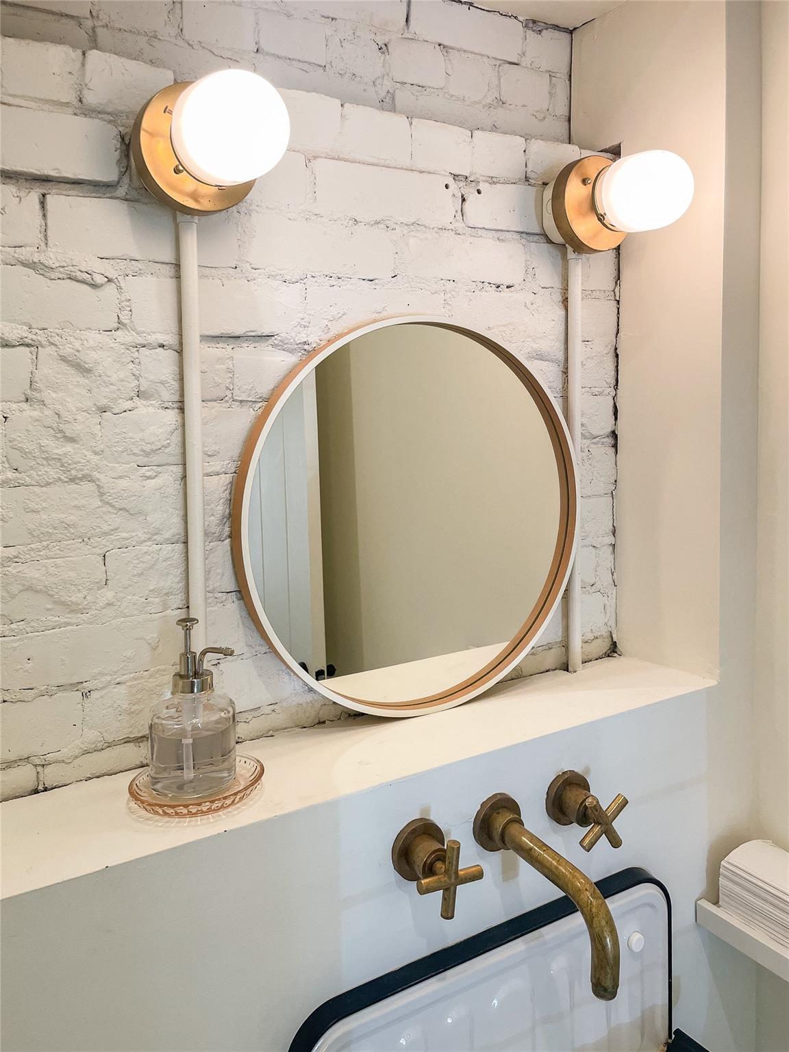 111 East St, Hutto, TX 78634