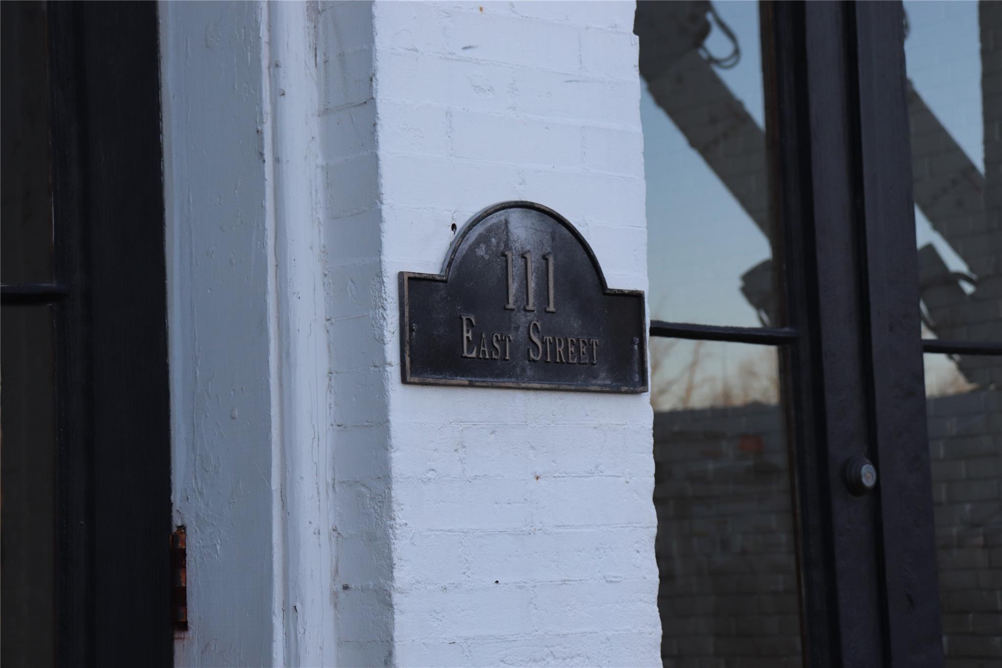 111 East St, Hutto, TX 78634