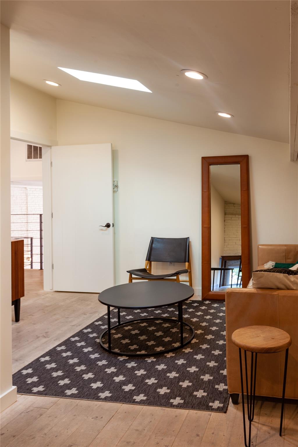 111 East St, Hutto, TX 78634