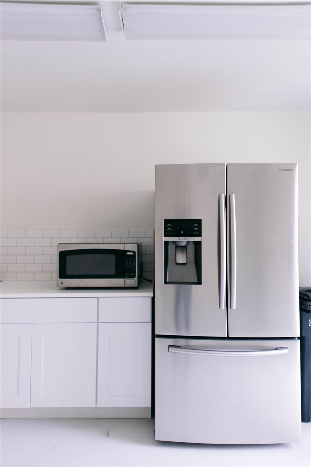 111 East St, Hutto, TX 78634