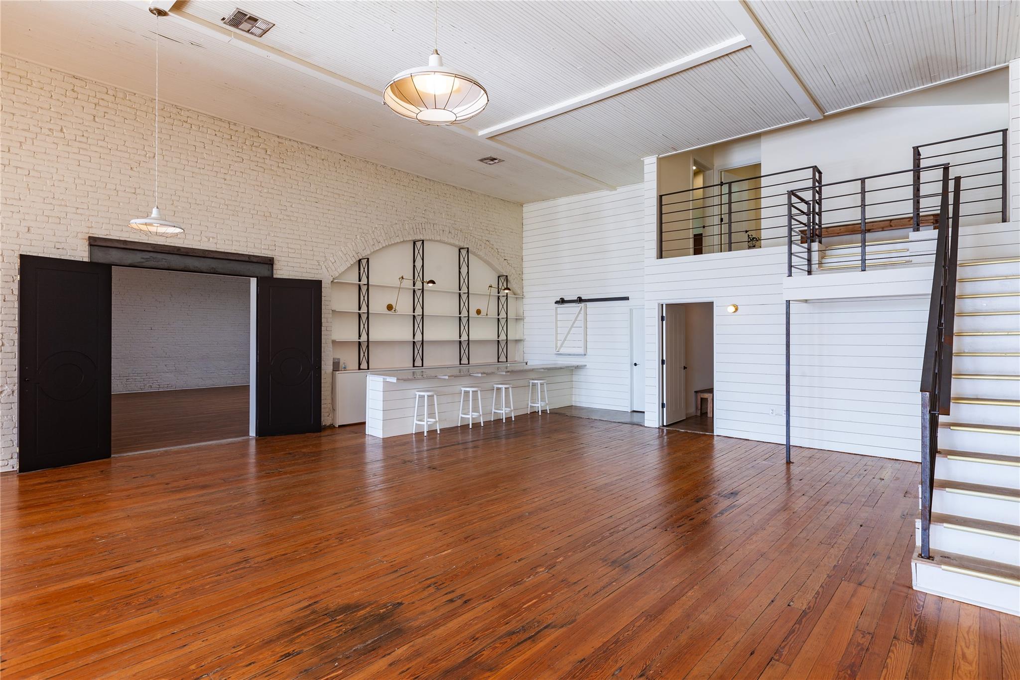 111 East St, Hutto, TX 78634