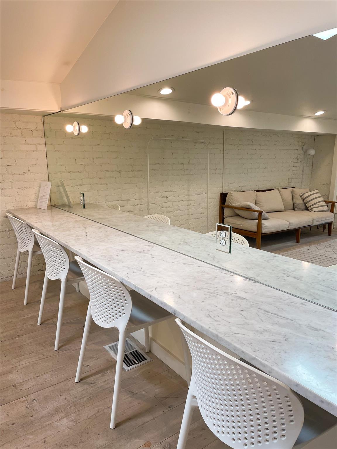 111 East St, Hutto, TX 78634