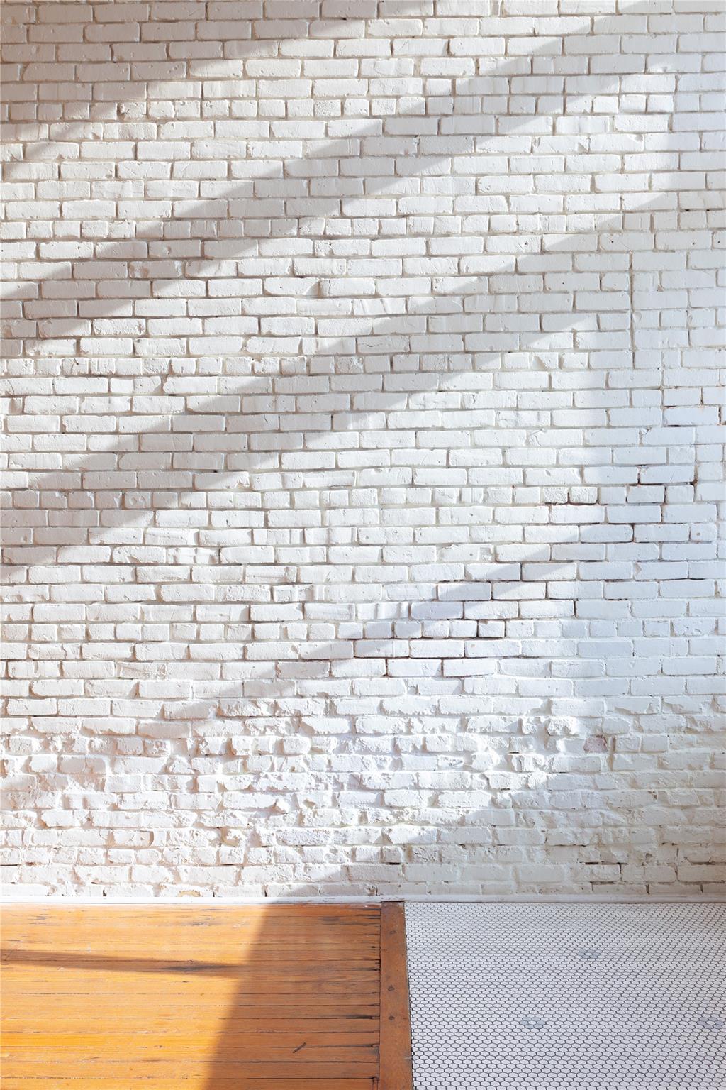 111 East St, Hutto, TX 78634